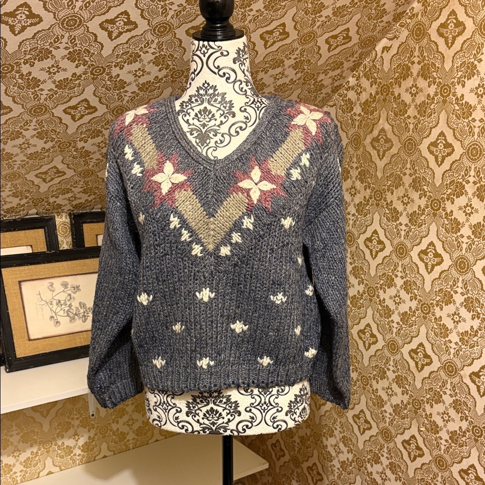 Vintage Shenanigans Cropped V-Neck Sweater